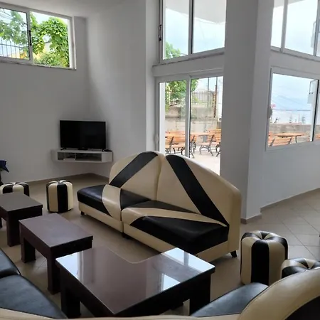 Auberge de jeunesse K13 *
