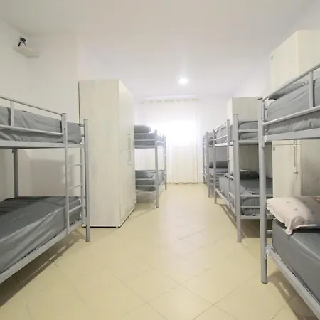 Auberge de jeunesse K13 *